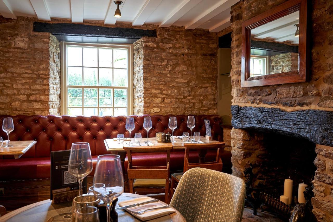 The Horse And Groom Inn Malmesbury Εξωτερικό φωτογραφία