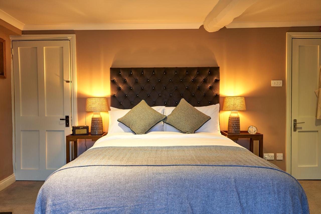 The Horse And Groom Inn Malmesbury Εξωτερικό φωτογραφία