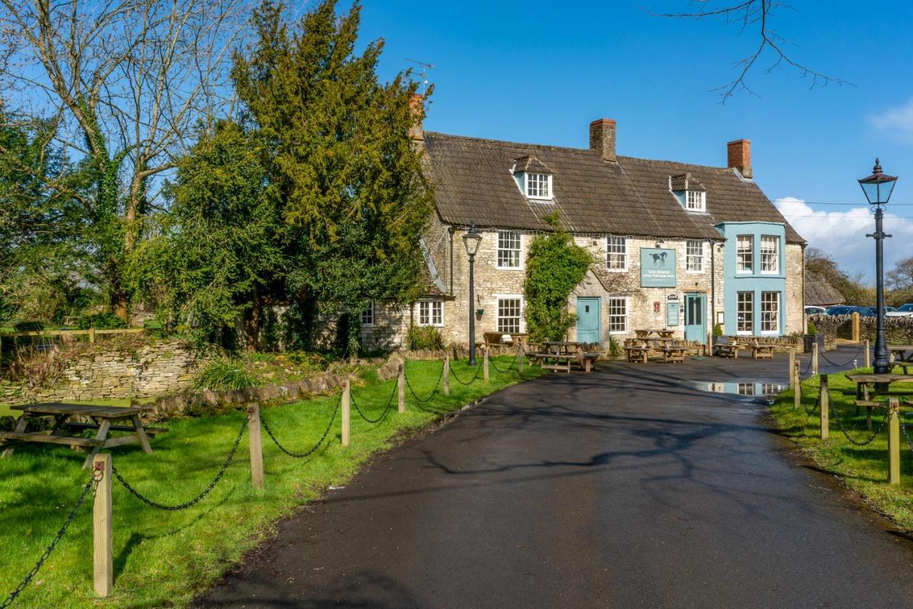 The Horse And Groom Inn Malmesbury Εξωτερικό φωτογραφία