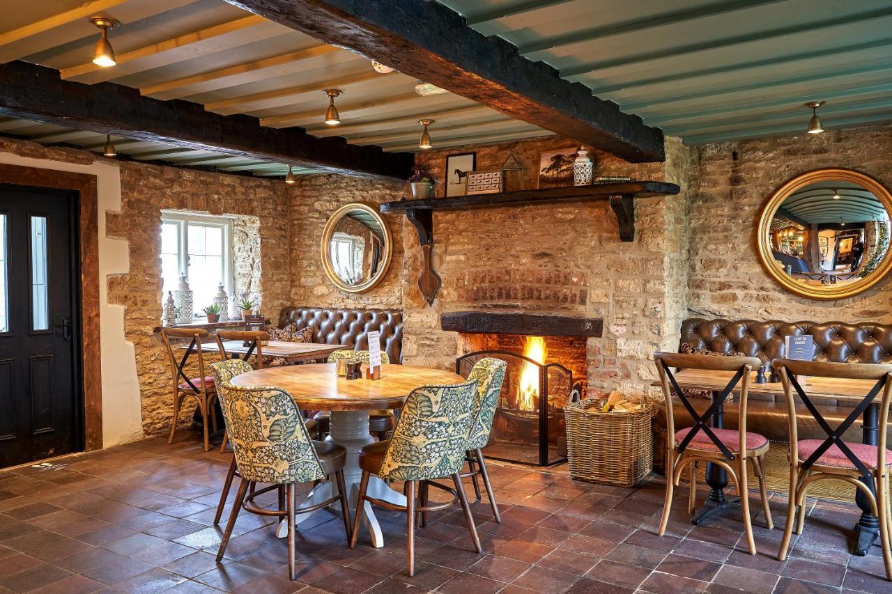 The Horse And Groom Inn Malmesbury Εξωτερικό φωτογραφία