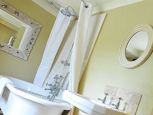 The Horse And Groom Inn Malmesbury Εξωτερικό φωτογραφία